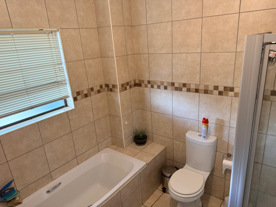 To Let 2 Bedroom Property for Rent in Die Bult North West